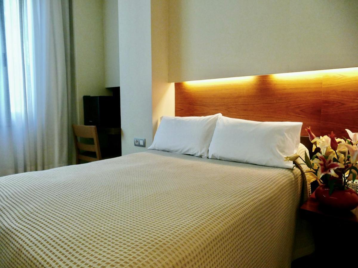 Hotel Turin Barcelona Zimmer foto